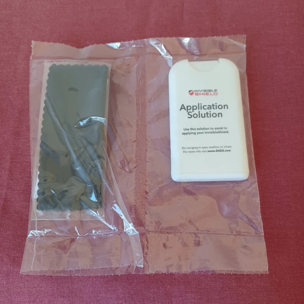 New Zagg Invisible Shield Applicator Kit NWT